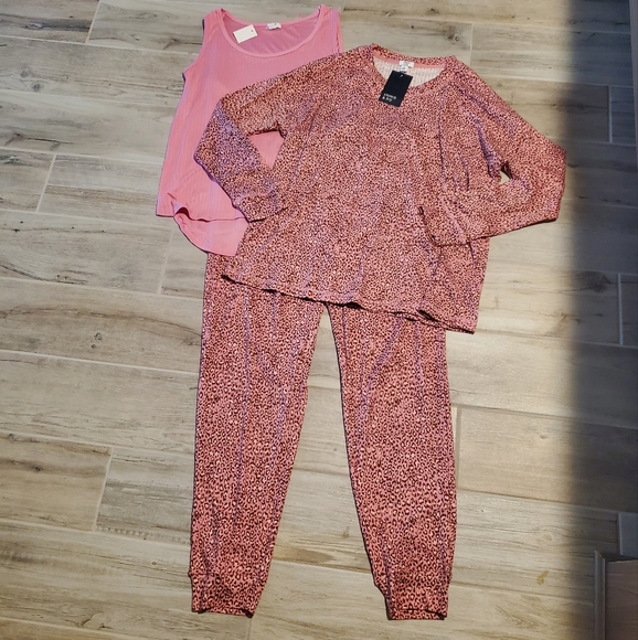 crown & ivy Other - Crown & Ivy Pink Pajama Set M Soft Knit Loungewear Cheetah Animal Print 3 Piece